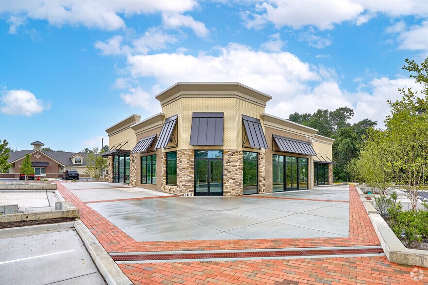 14119 Travilah Rd, Rockville, MD à louer - Photo de l’immeuble – Image 2 sur 17