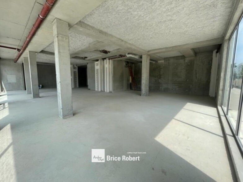 Place Jean Raby, Bron à vendre - Photo intérieure – Image 3 sur 5