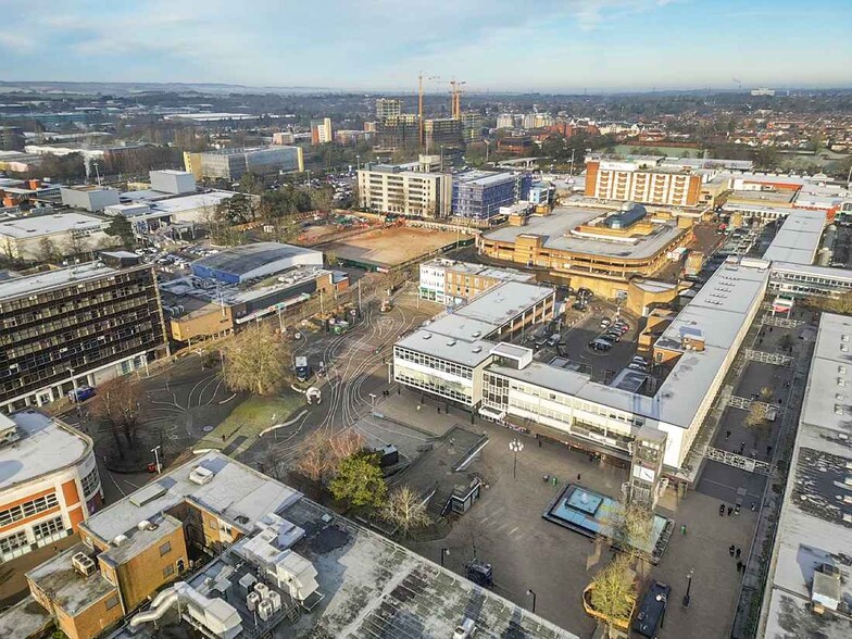 11-23 Town Sq, Stevenage à louer - Photo de l’immeuble – Image 1 sur 7