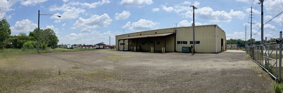 6015 Hump Rd, Hammond, IN à louer - Photo de l’immeuble – Image 1 sur 4