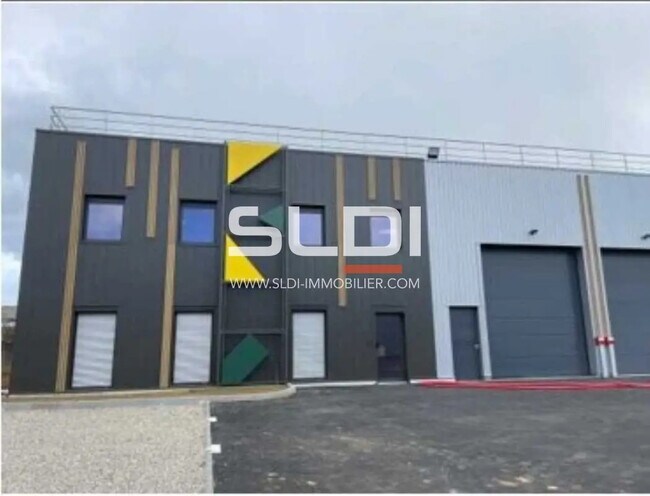 Plus de détails pour Local d'activités à louer