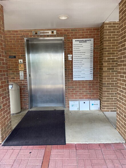 243 Church St, Vienna, VA à louer - Photo de l’immeuble – Image 3 sur 17