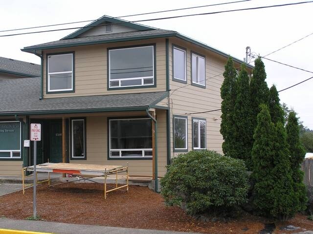 1810-1830 Monroe St, North Bend, OR à louer Photo principale– Image 1 sur 2