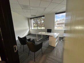 31355 Oak Crest Dr, Westlake Village, CA à louer Photo intérieure– Image 2 sur 6