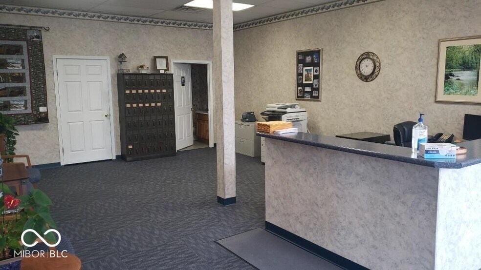 111 W 3rd St, Rushville, IN à vendre - Photo de l’immeuble – Image 3 sur 6
