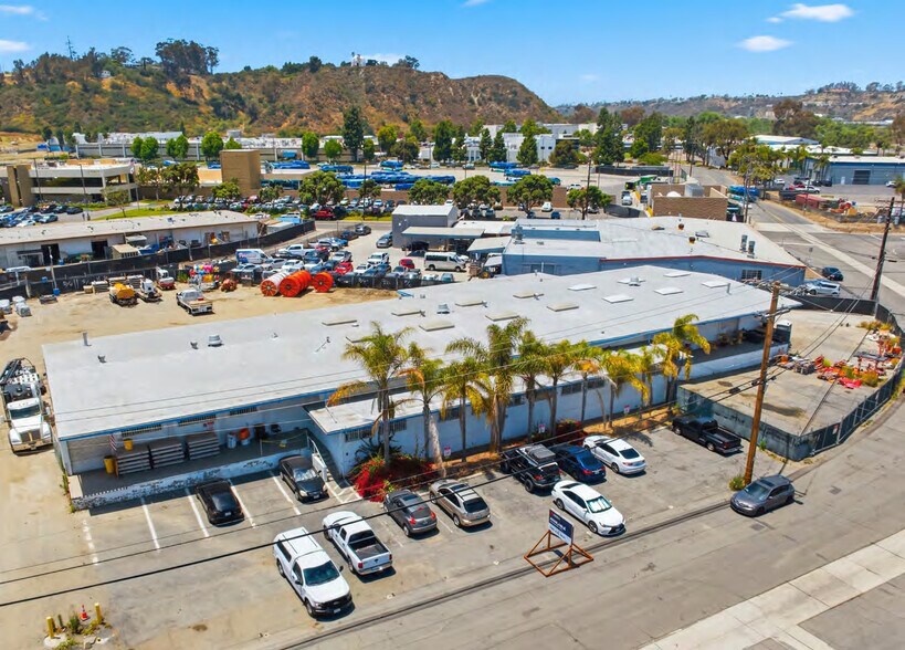 395 Via Del Monte, Oceanside, CA à louer - Photo de l’immeuble – Image 1 sur 3