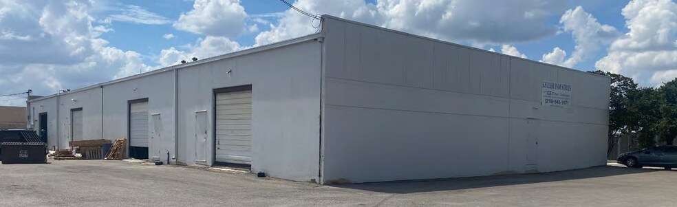 1215-1221 Triplett St, San Antonio, TX à louer - Photo de l’immeuble – Image 3 sur 6