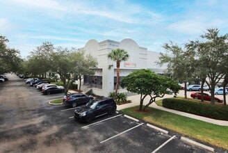 3801-3899 SW 30th Ave, Fort Lauderdale, FL à louer Photo de l’immeuble– Image 1 sur 6