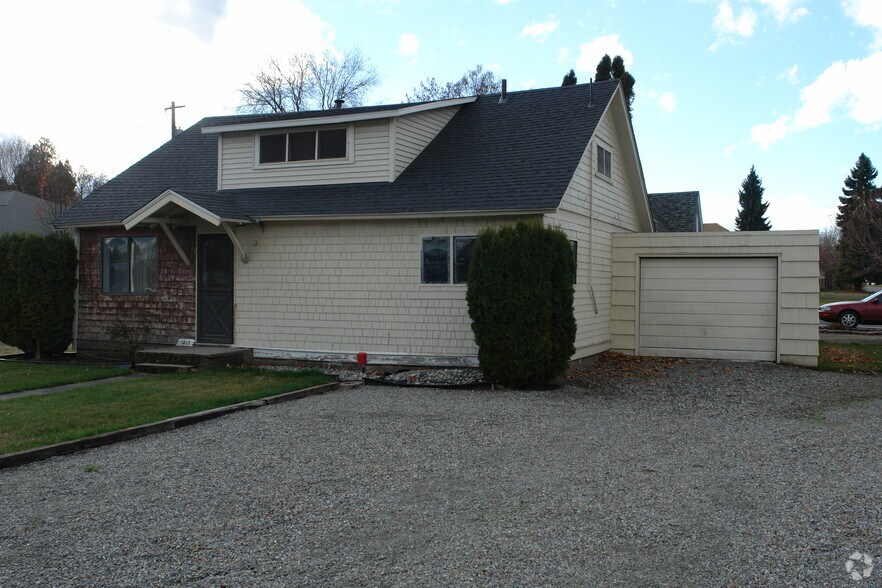 1813 N Government Way, Coeur d'Alene, ID à vendre - Photo de l’immeuble – Image 2 sur 35