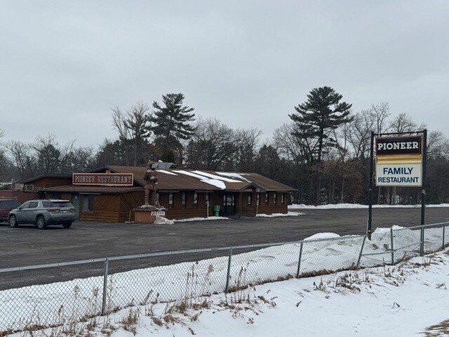 244 N Pioneer Park Rd, Westfield, WI à louer - Photo de l’immeuble – Image 2 sur 24