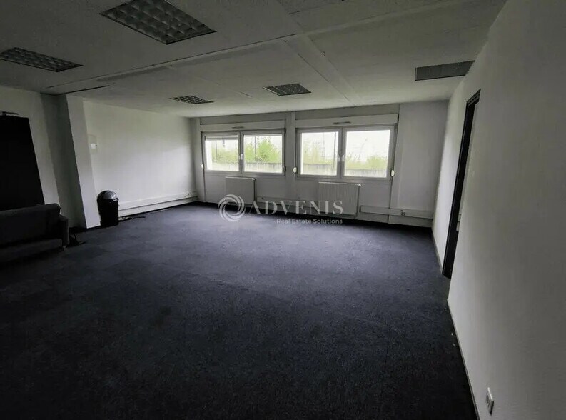 Bureau dans Heillecourt à louer - Photo de l’immeuble – Image 3 sur 11