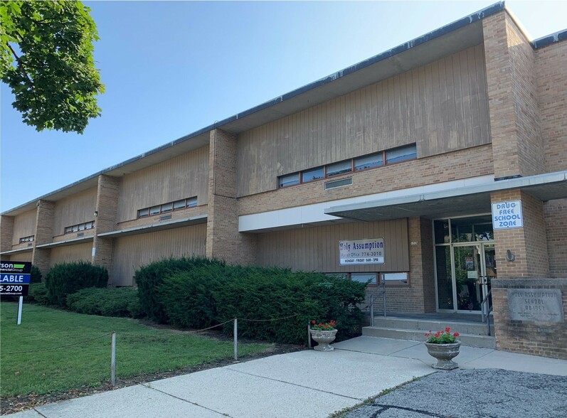 1526 S 72nd St, West Allis, WI à vendre - Photo de l’immeuble – Image 1 sur 20