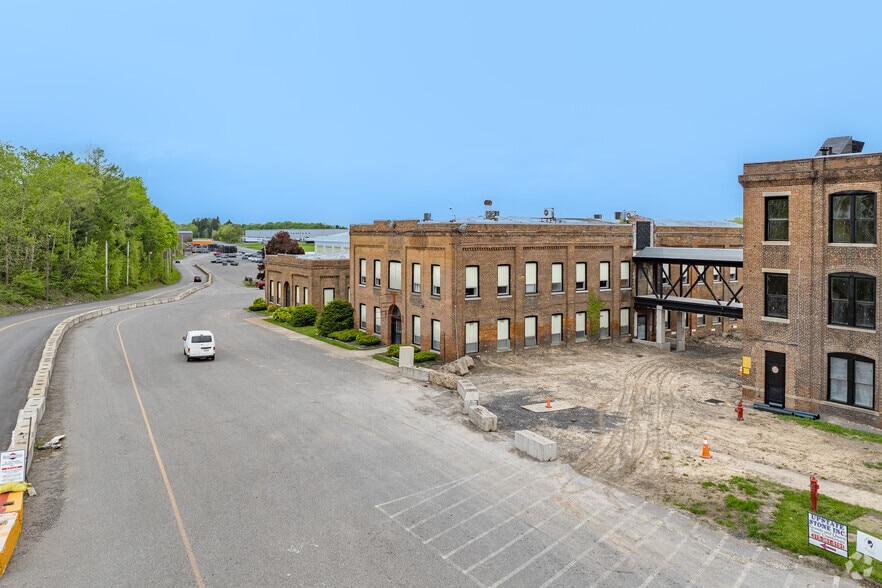 102 E Seneca St, Sherrill, NY à louer - Photo principale – Image 1 sur 9