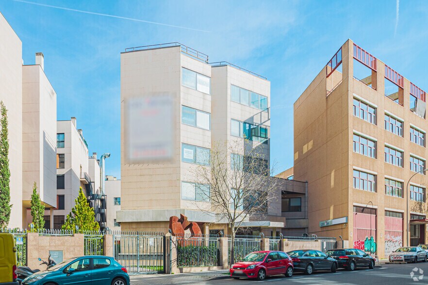 Bureau dans Madrid, Madrid à vendre - Photo de l’immeuble – Image 2 sur 19
