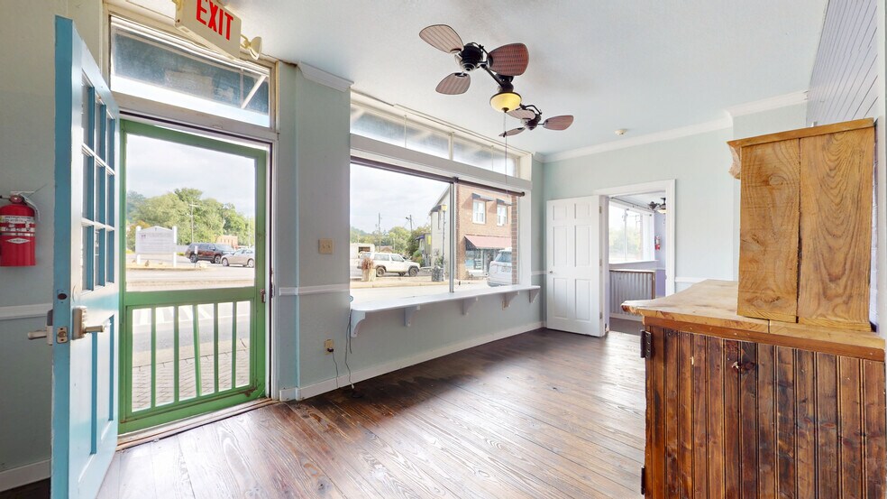 108 N Main St, Ellijay, GA à vendre - Photo de l’immeuble – Image 2 sur 53