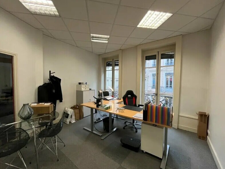 Bureau dans Lyon à louer - Photo de l’immeuble – Image 3 sur 11