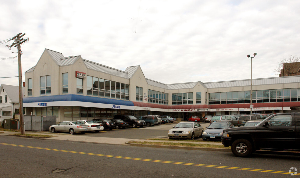 3851 Main St, Bridgeport, CT à louer - Photo de l’immeuble – Image 3 sur 3