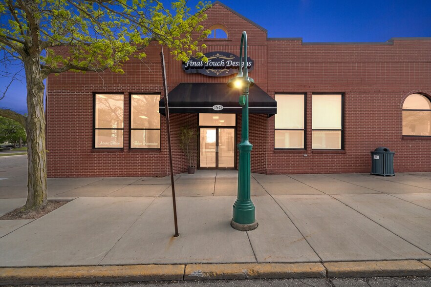 150 E University Dr, Rochester, MI à louer - Photo principale – Image 1 sur 56