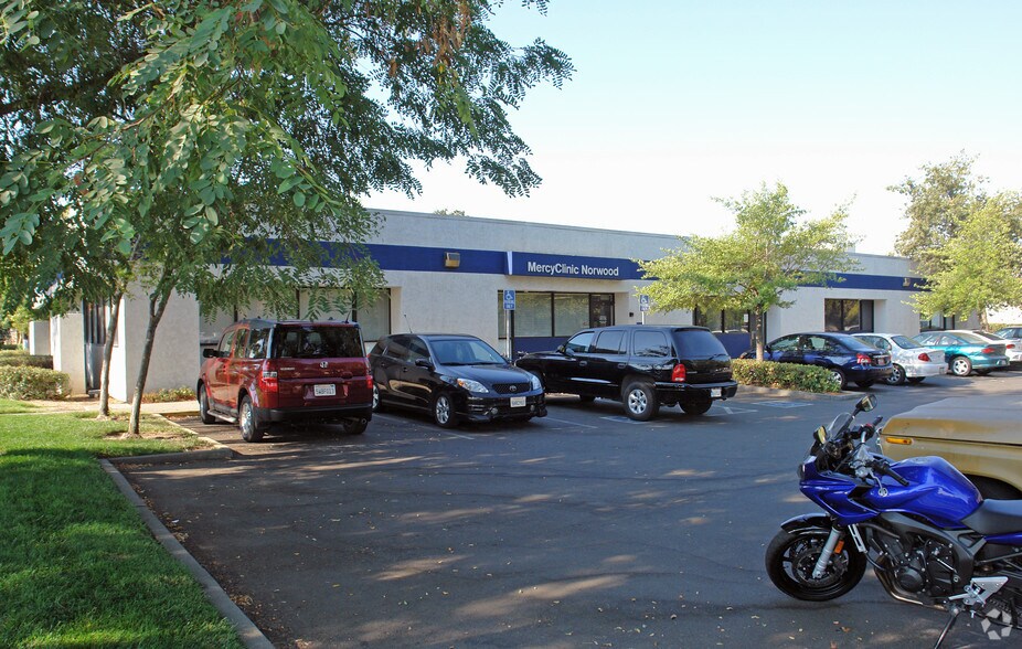 3911 Norwood Ave, Sacramento, CA à vendre - Photo principale – Image 1 sur 12