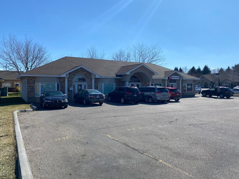 2450 E 25th St, Idaho Falls, ID à louer - Photo de l’immeuble – Image 2 sur 4