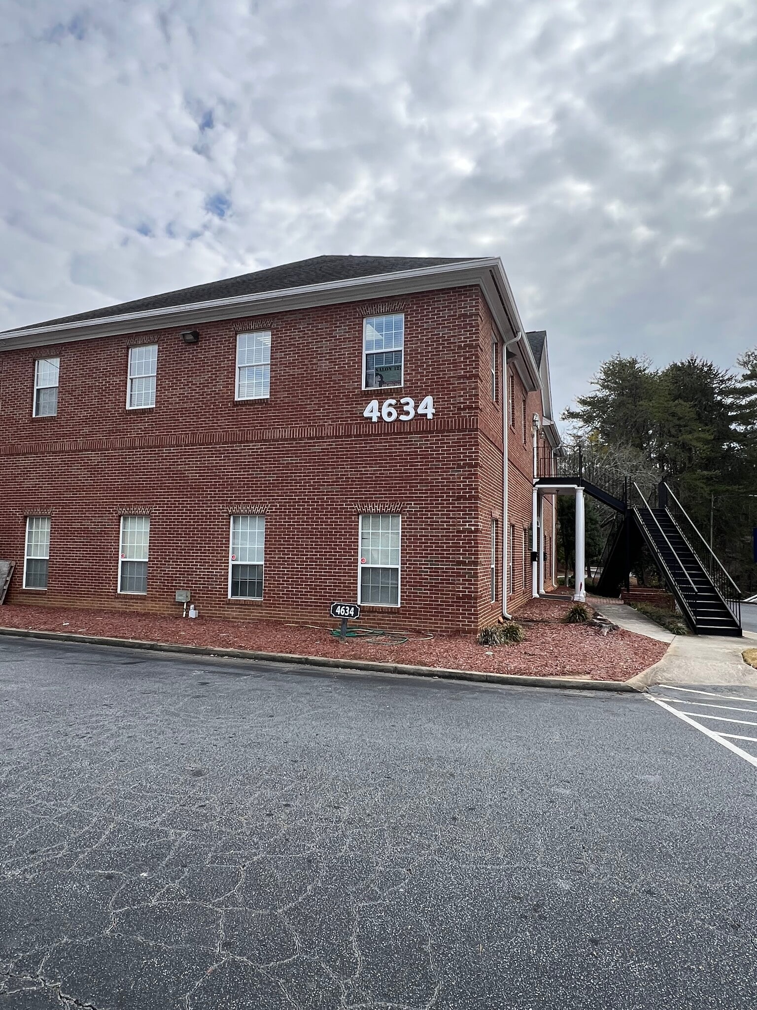 4634 Lawrenceville Hwy NW, Lilburn, GA à louer Photo de l’immeuble– Image 1 sur 9