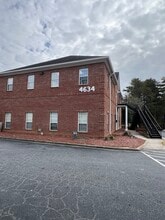 4634 Lawrenceville Hwy NW, Lilburn, GA à louer Photo de l’immeuble– Image 1 sur 9
