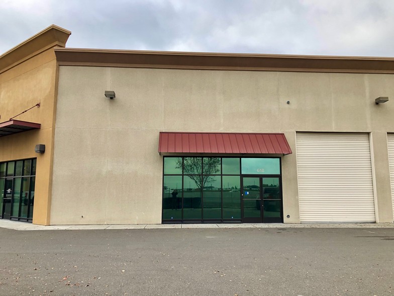 600-626 Commerce Ct, Manteca, CA à vendre - Photo de l’immeuble – Image 3 sur 16
