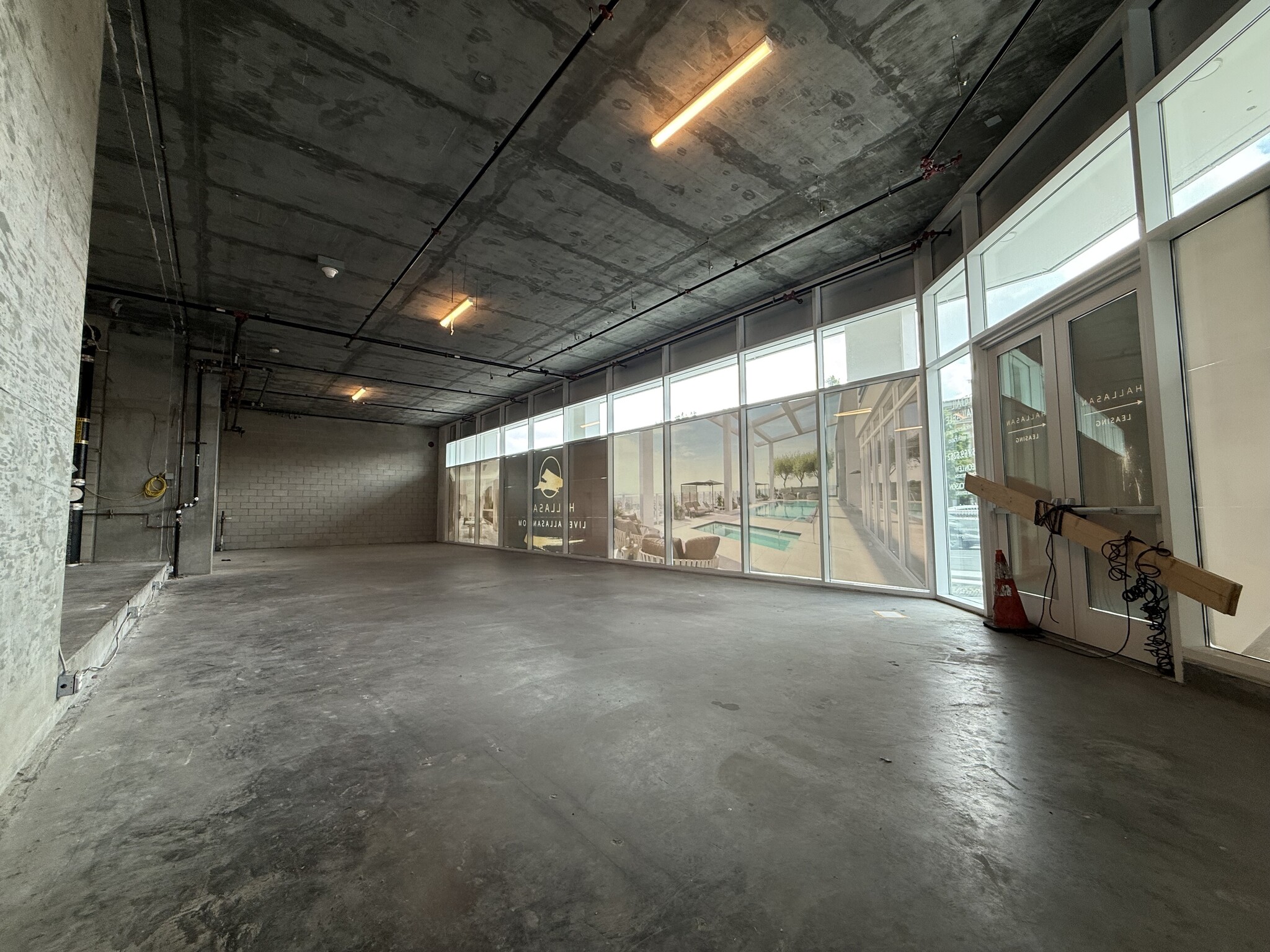 696 S New Hampshire Ave, Los Angeles, CA à louer Photo intérieure– Image 1 sur 14