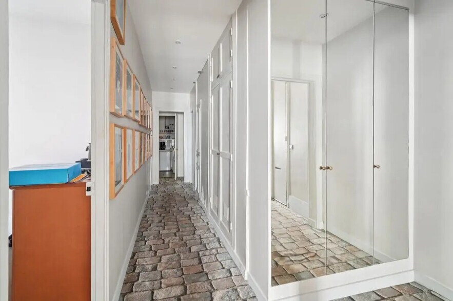 11 Rue Chateaubriand, Paris à louer - Photo de l’immeuble – Image 3 sur 6