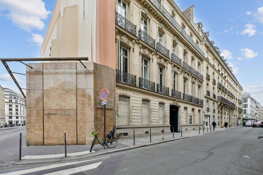 24 Rue De Penthièvre, Paris à louer Photo de l’immeuble– Image 1 sur 9