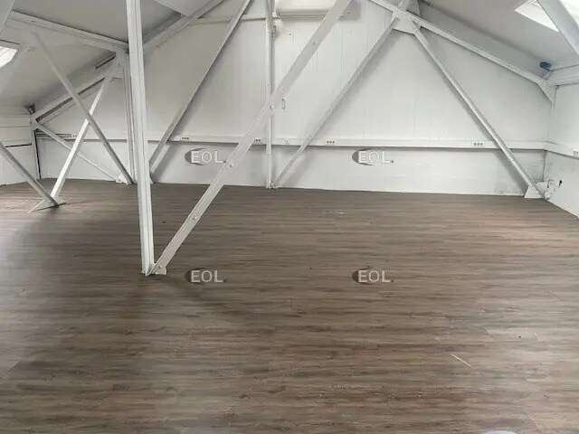 Local d’activités dans Corbeil-Essonnes à louer Photo de l’immeuble– Image 1 sur 8