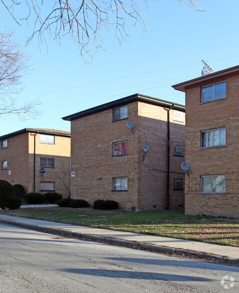 12353 S Lowe Ave, Chicago, IL à vendre - Photo principale – Image 1 sur 2