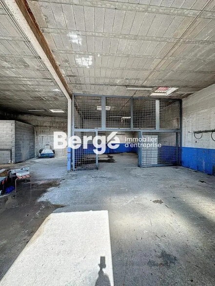 Industriel/Logistique dans MOUGINS à louer - Photo de l’immeuble – Image 3 sur 10