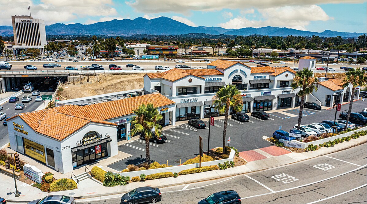 24012 Avenida de la Carlota, Laguna Hills, CA à louer Photo principale– Image 1 sur 12
