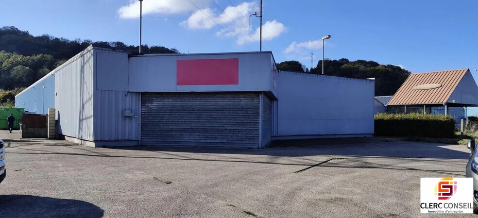 Local commercial dans Gruchet-le-Valasse à louer - Photo de l’immeuble – Image 2 sur 7