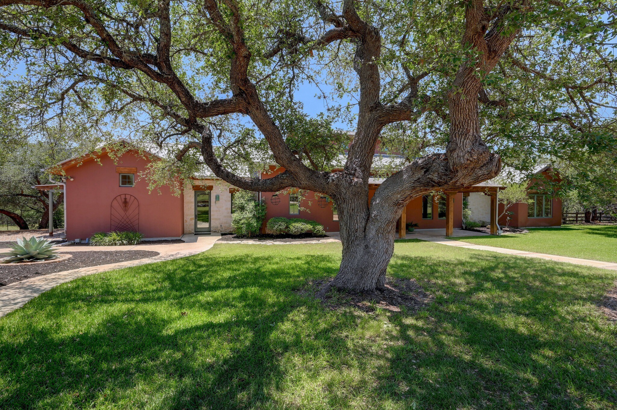 15425 Fitzhugh Rd, Dripping Springs, TX à vendre Photo de l’immeuble– Image 1 sur 24