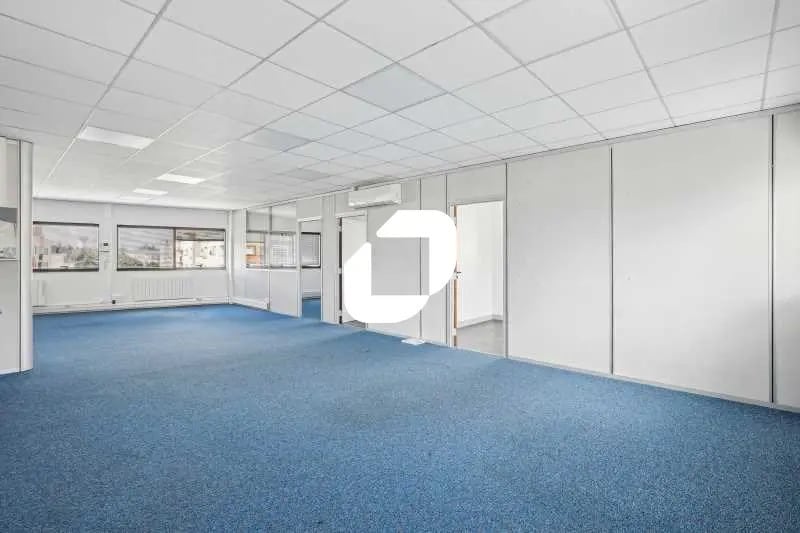 Bureau dans Chilly-Mazarin à vendre - Photo intérieure – Image 2 sur 14