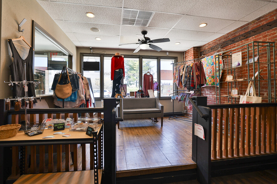 220 N Main St, Edwardsville, IL à louer - Photo de l’immeuble – Image 2 sur 22