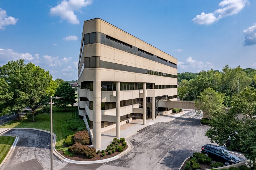 9200 Ward Pky, Kansas City, MO à vendre - Photo principale – Image 1 sur 10