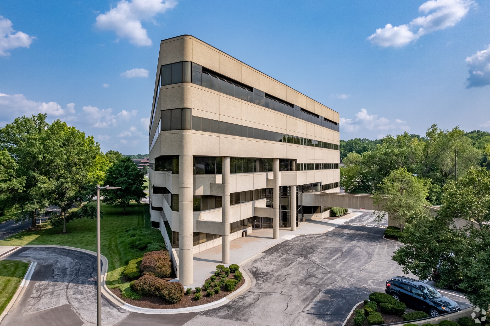 9200 Ward Pky, Kansas City, MO à vendre Photo principale– Image 1 sur 11