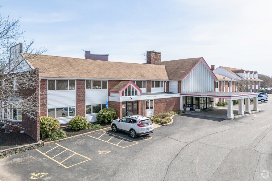 213 Taunton Ave, Seekonk, MA à vendre - Photo principale – Image 3 sur 6