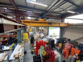 Plus de détails pour Local d'activités à louer