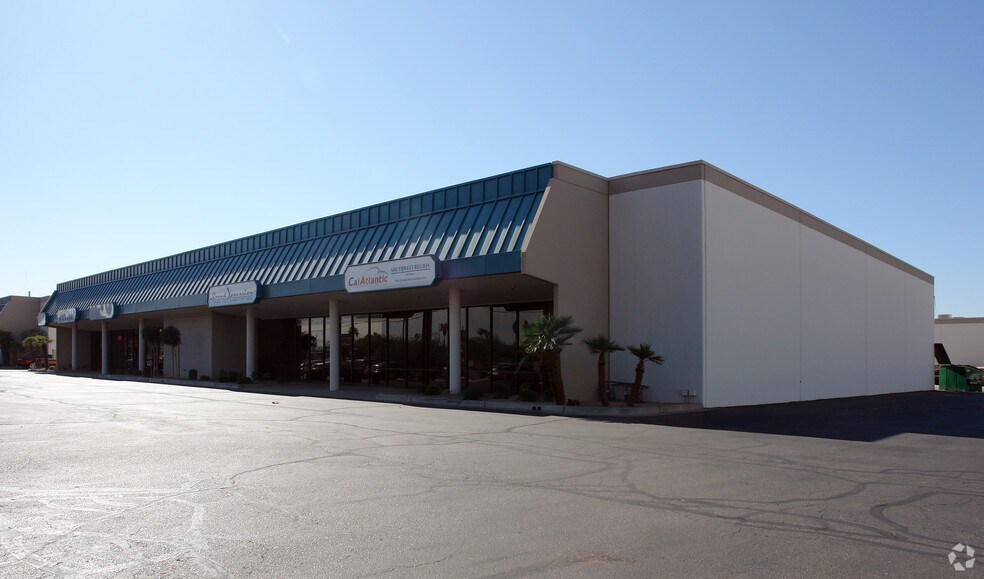5050-5056 S 40th St, Phoenix, AZ à louer - Photo de l’immeuble – Image 3 sur 10