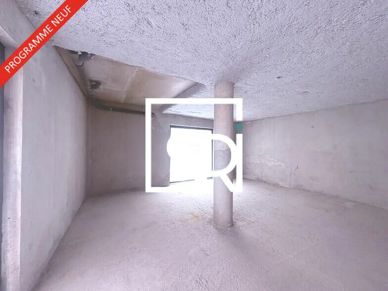 Bureau dans Clermont-Ferrand à louer - Photo de l’immeuble – Image 2 sur 10