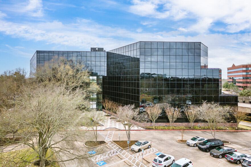 3200 Wilcrest Dr, Houston, TX à louer - Photo de l’immeuble – Image 1 sur 7
