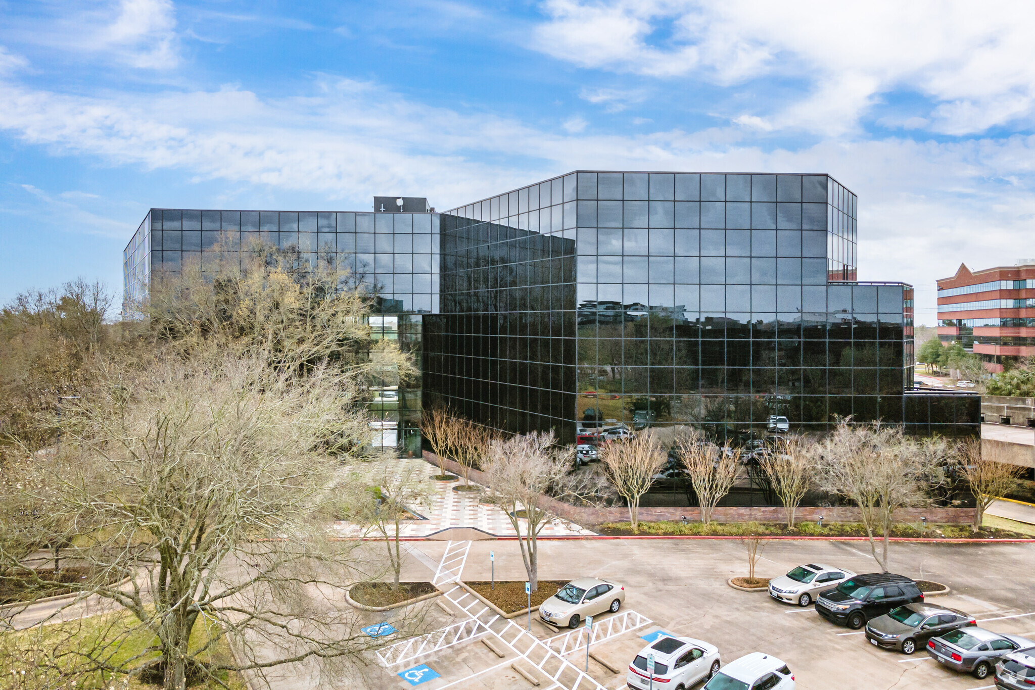 3200 Wilcrest Dr, Houston, TX à louer Photo de l’immeuble– Image 1 sur 8