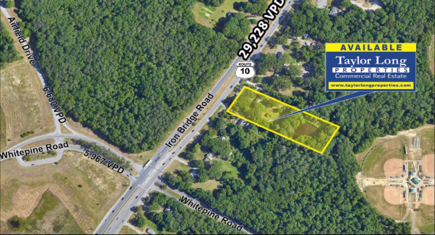 8011 Iron Bridge Rd, North Chesterfield, VA à vendre Photo de l’immeuble– Image 1 sur 4