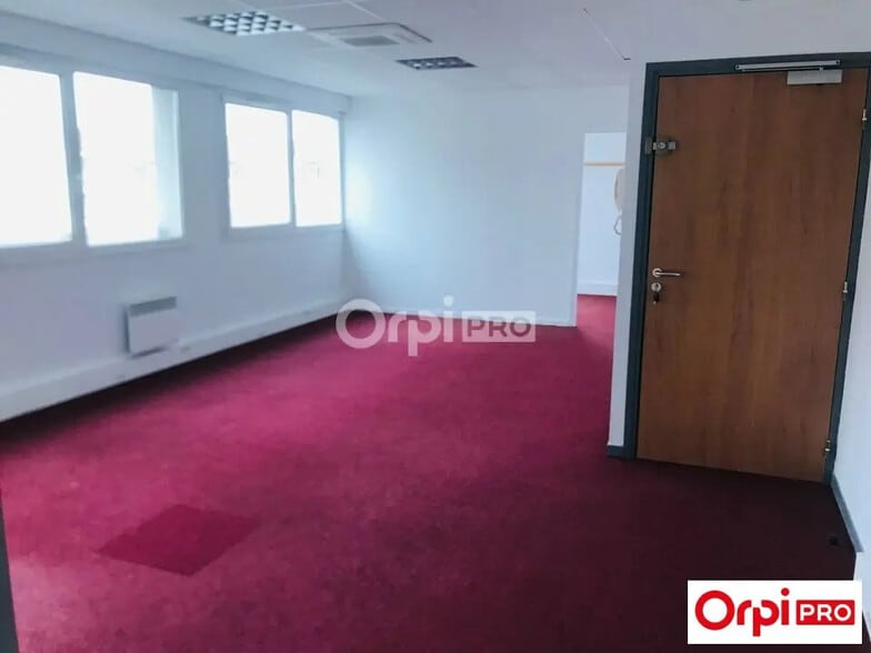 Bureau dans Lille à louer - Photo intérieure – Image 1 sur 4