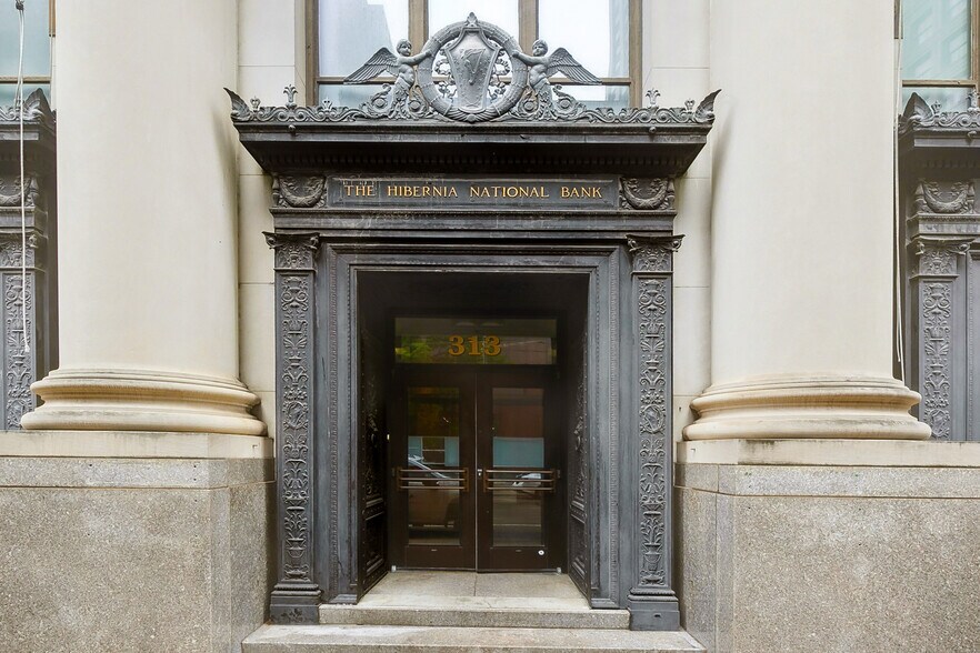 812 Gravier St, New Orleans, LA à louer - Photo de l’immeuble – Image 2 sur 35