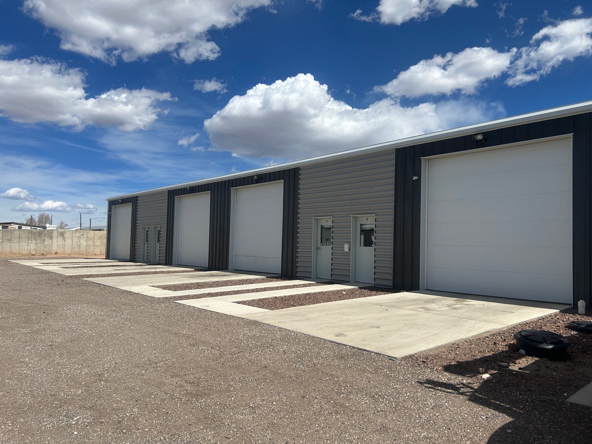 909 Dally Ridge Rd, Laramie, WY à louer Photo principale– Image 1 sur 10